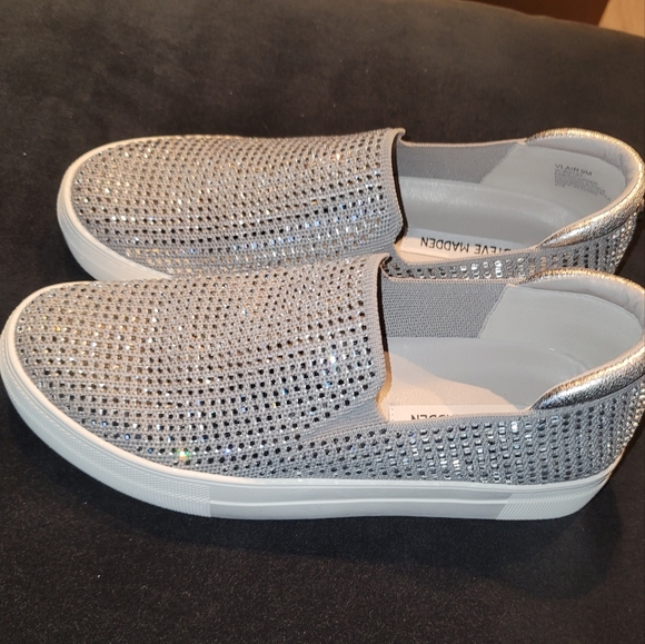 STEVE MADDEN SNEAKERS - Picture 2 of 7